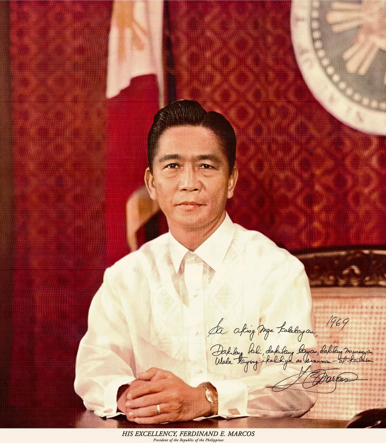 Offizielles Porträt Ferdinand Marcos, 1969. Malacañang Press; historische Regierungsaufnahme. Via Wikimedia Commons. Historisches Porträt; Rechtebegründung auf der Dateiseite. Lizenzprüfung: 26.09.2026. Offizielles Porträt Ferdinand Marcos, 1969. Malacañang Press; historische Regierungsaufnahme. Via Wikimedia Commons. Historisches Porträt; Rechtebegründung auf der Dateiseite. Lizenzprüfung: 26.09.2026.
