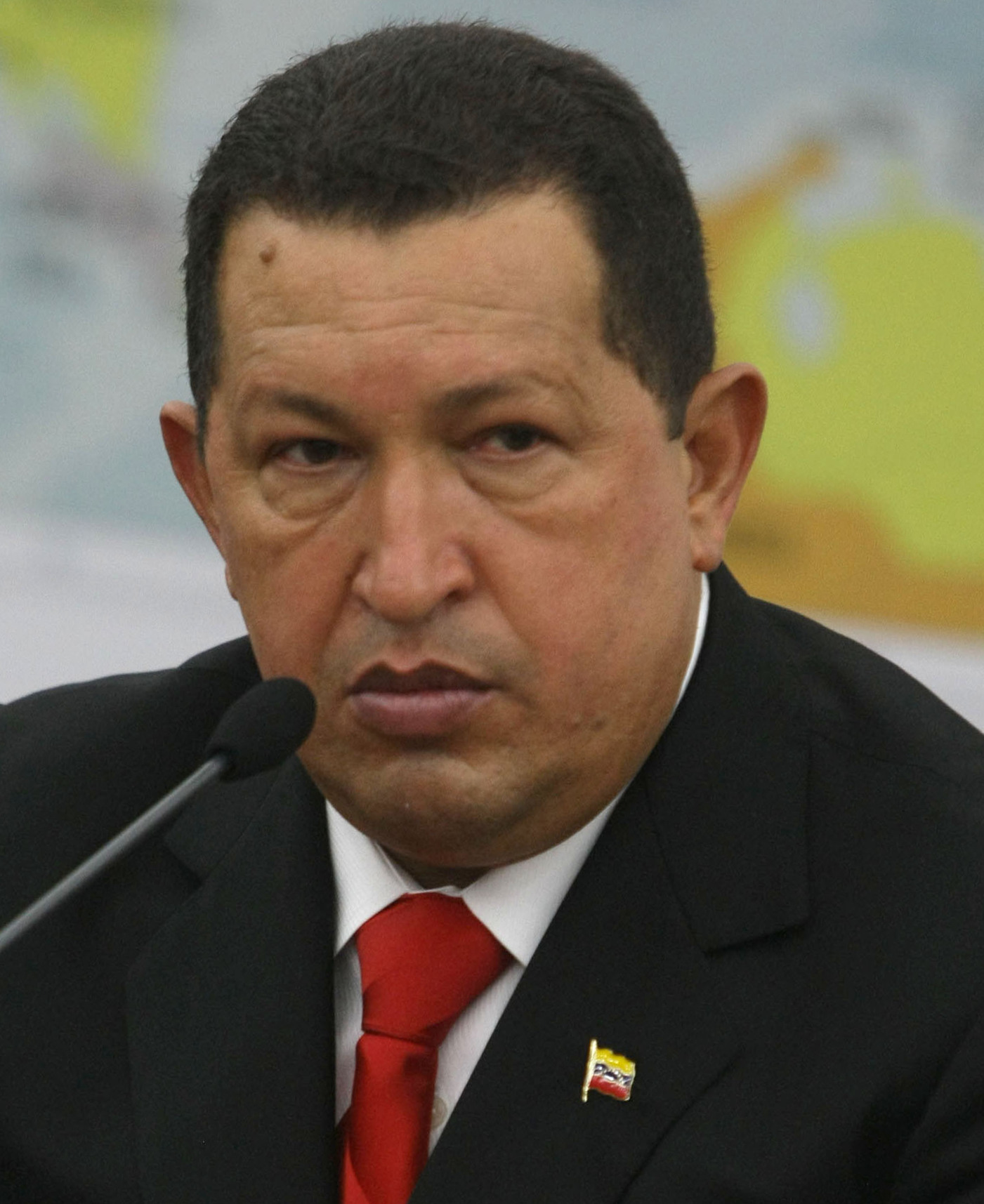 Hugo Chávez, 2. April 2010. Premier.gov.ru; beschnittener und gedrehter Bildausschnitt. Via Wikimedia Commons. Porträt zur Illustration; Aufnahme stammt nicht zwingend aus dem Exportjahr. Lizenzprüfung: 26.09.2026. Hugo Chávez, 2. April 2010. Premier.gov.ru; beschnittener und gedrehter Bildausschnitt. Via Wikimedia Commons. Porträt zur Illustration; Aufnahme stammt nicht zwingend aus dem Exportjahr. Lizenzprüfung: 26.09.2026.